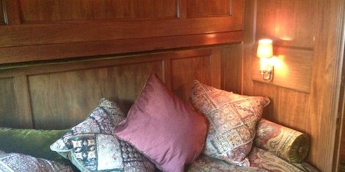 train-interior-bed-2-lit